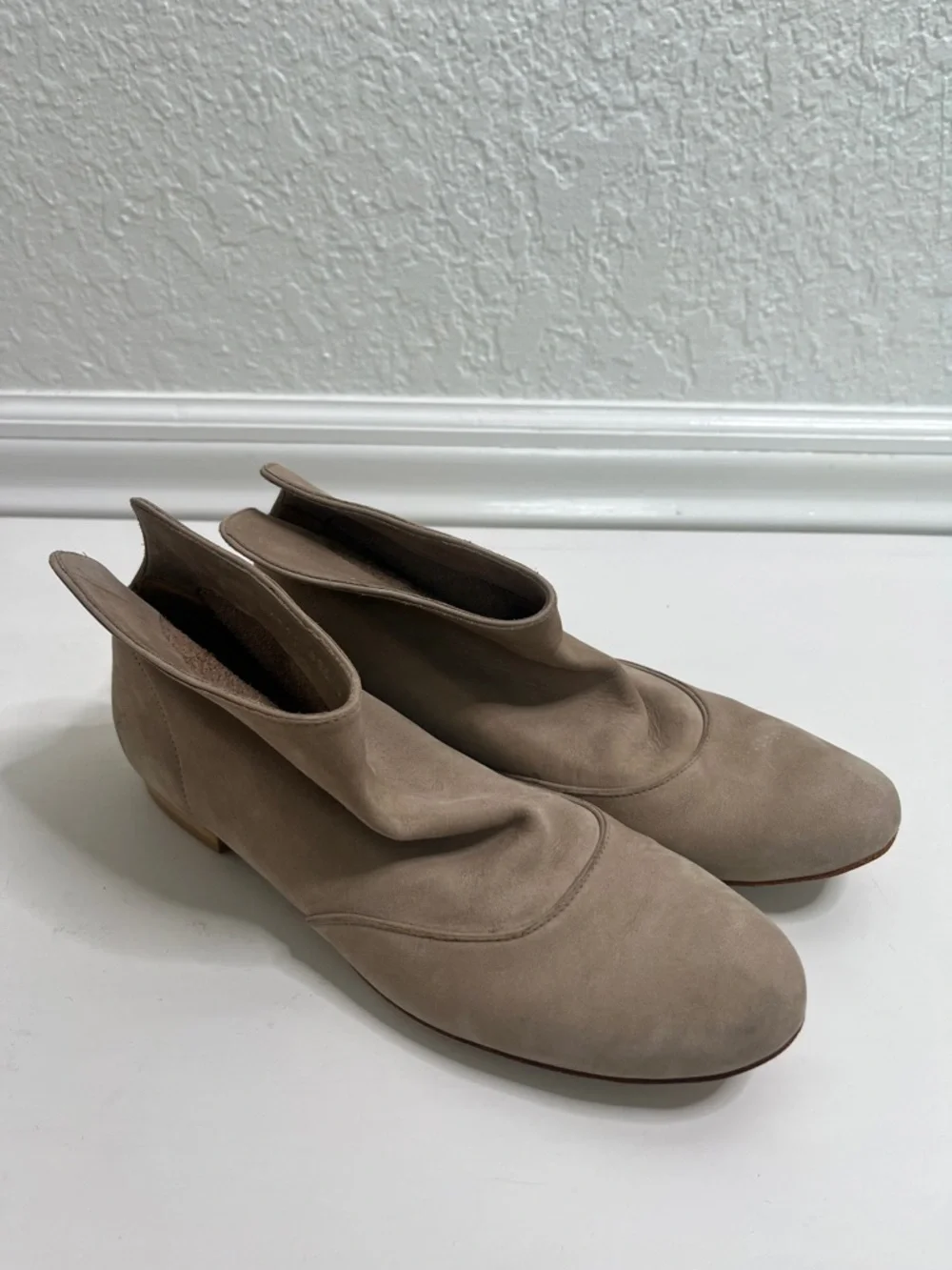 COCLICO Isla Tan Leather Suede Ankle Flat Booties 36
